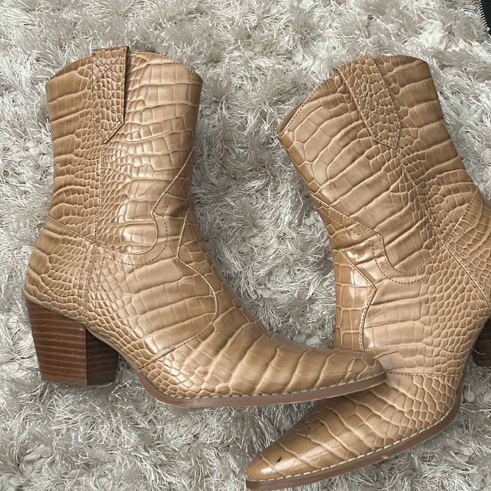 Coconuts By Matisse Boots